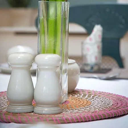 Almanii Bed & Breakfast 3*